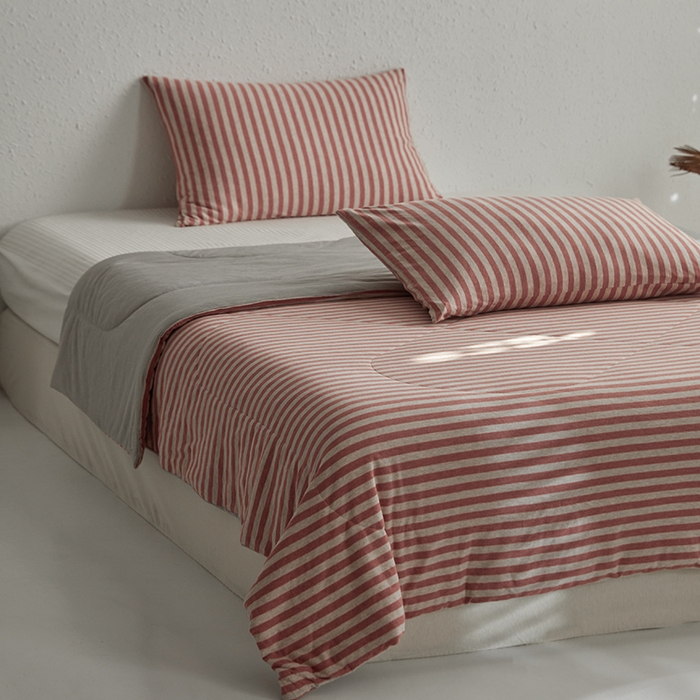 91家纺网 家纺一手货源 找家纺 春皖家纺 （提供买家秀）2026新款A类全棉针织凉感夏被 棕红中条