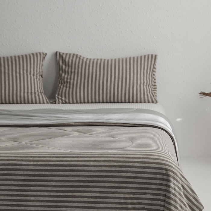 91家纺网 家纺一手货源 找家纺 春皖家纺 （提供买家秀）2026新款A类全棉针织凉感夏被 中咖中条