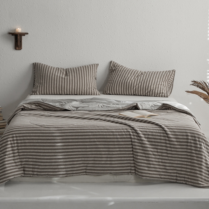 91家纺网 家纺一手货源 找家纺 春皖家纺 （提供买家秀）2026新款A类全棉针织凉感夏被 中咖中条