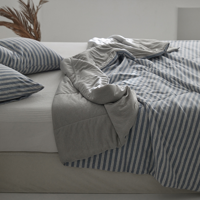 91家纺网 家纺一手货源 找家纺 春皖家纺 （提供买家秀）2026新款A类全棉针织凉感夏被 烟蓝中条