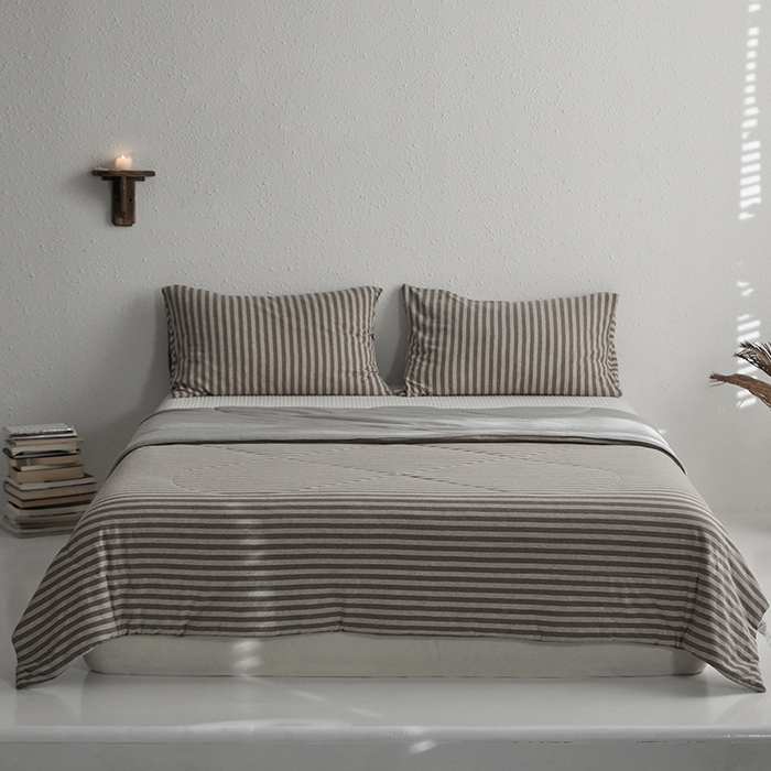 91家纺网 家纺一手货源 找家纺 春皖家纺 （提供买家秀）2026新款A类全棉针织凉感夏被 中咖中条