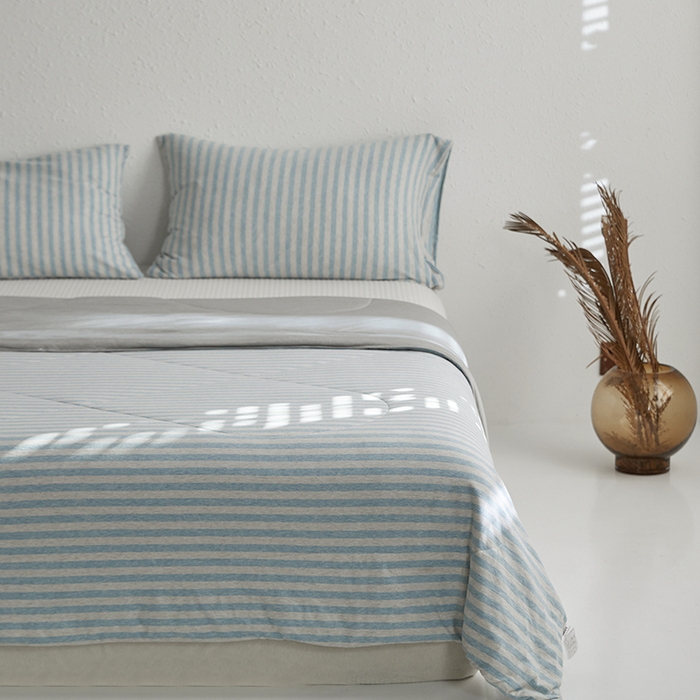 91家纺网 家纺一手货源 找家纺 春皖家纺 （提供买家秀）2026新款A类全棉针织凉感夏被 水蓝中条