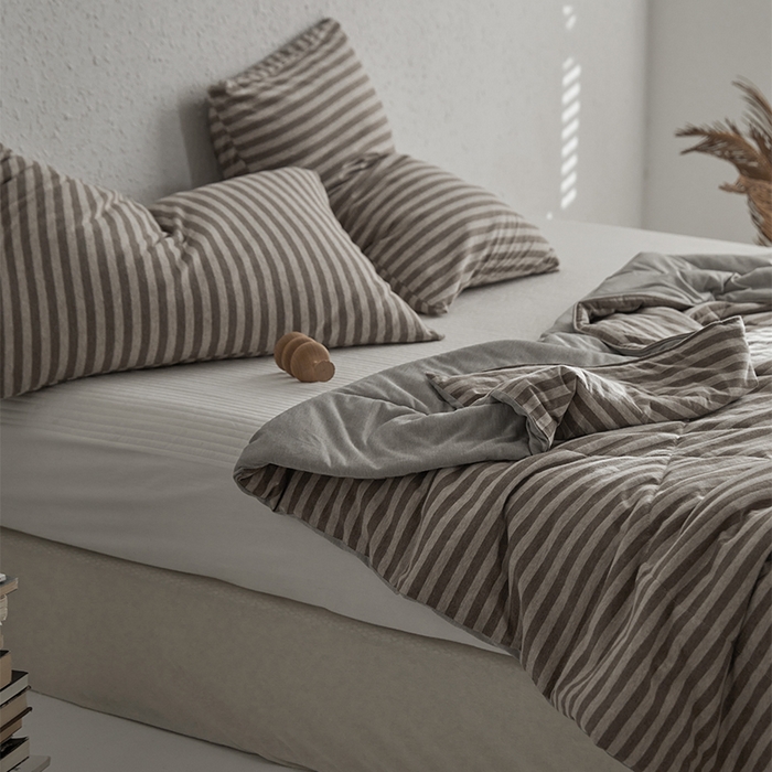 91家纺网 家纺一手货源 找家纺 春皖家纺 （提供买家秀）2026新款A类全棉针织凉感夏被 中咖中条