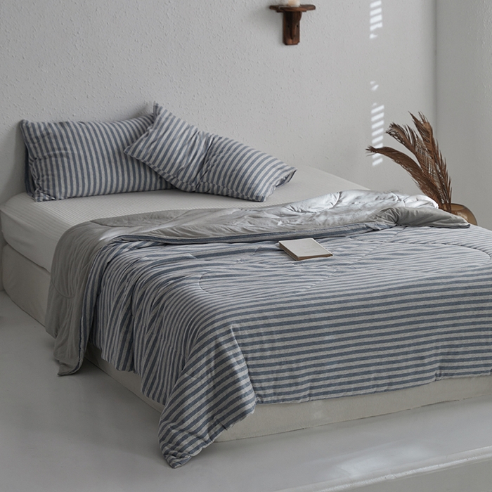 91家纺网 家纺一手货源 找家纺 春皖家纺 （提供买家秀）2026新款A类全棉针织凉感夏被 烟蓝中条