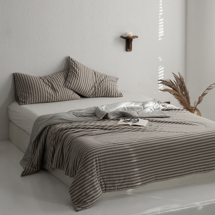 91家纺网 家纺一手货源 找家纺 春皖家纺 （提供买家秀）2026新款A类全棉针织凉感夏被 中咖中条