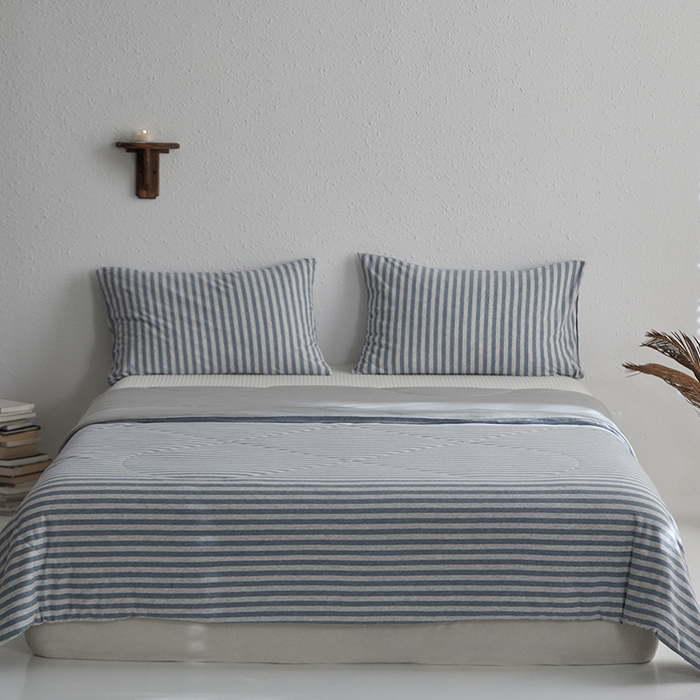 91家纺网 家纺一手货源 找家纺 春皖家纺 （提供买家秀）2026新款A类全棉针织凉感夏被 烟蓝中条