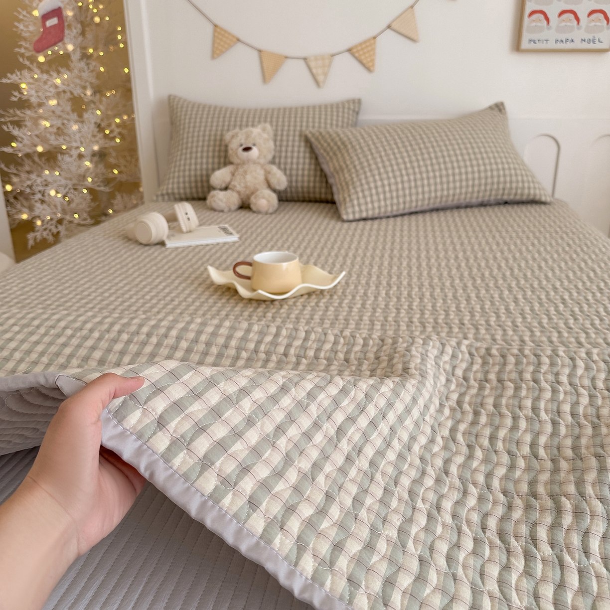 91家纺网 家纺一手货源 找家纺 欣宜家纺 2026新款A类全棉纯棉水洗棉夹棉床盖三件套床褥子软床垫 简格薄荷绿