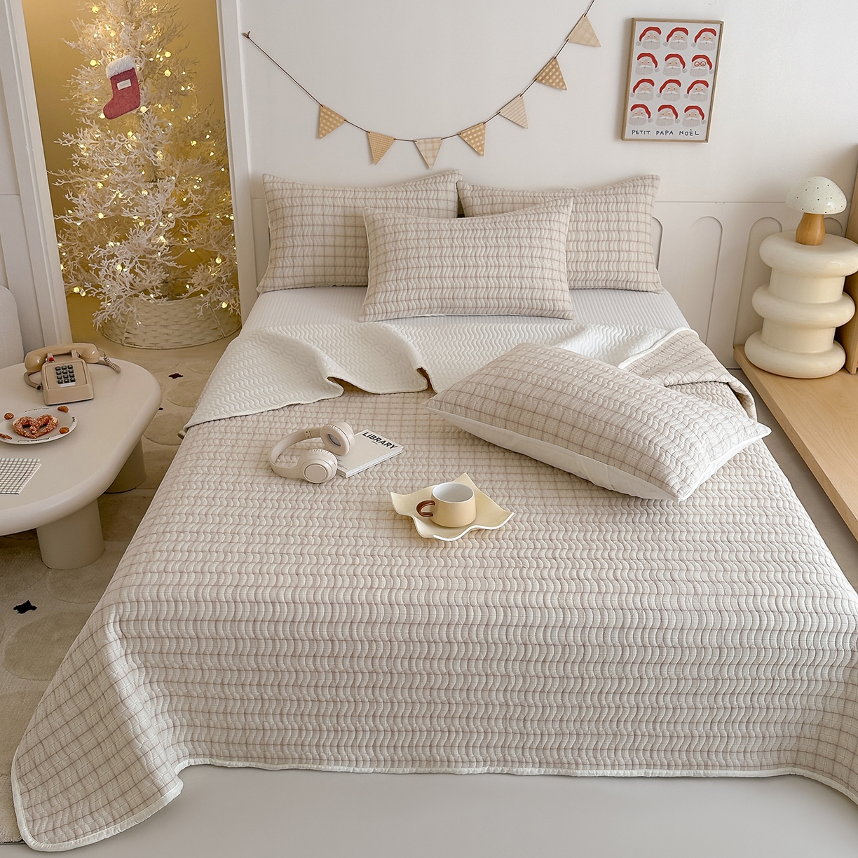 欣宜家纺 2026新款A类全棉纯棉水洗棉夹棉床盖三件套床褥子软床垫 简格低调米