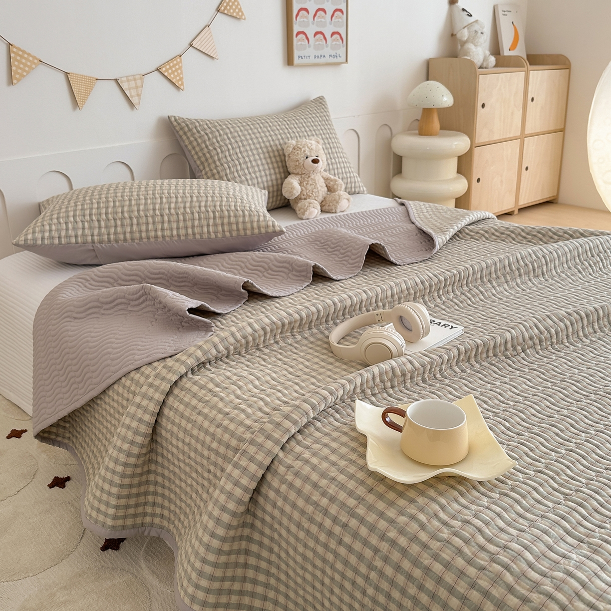 91家纺网 家纺一手货源 找家纺 欣宜家纺 2026新款A类全棉纯棉水洗棉夹棉床盖三件套床褥子软床垫 简格薄荷绿