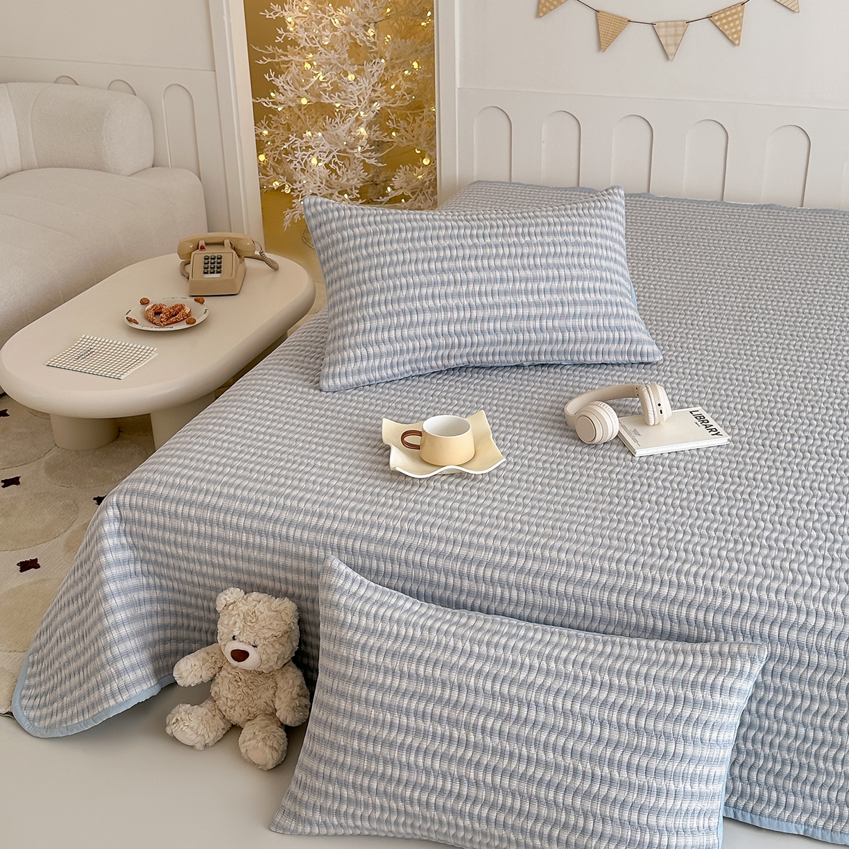 91家纺网 家纺一手货源 找家纺 欣宜家纺 2026新款A类全棉纯棉水洗棉夹棉床盖三件套床褥子软床垫 简格青柠兰