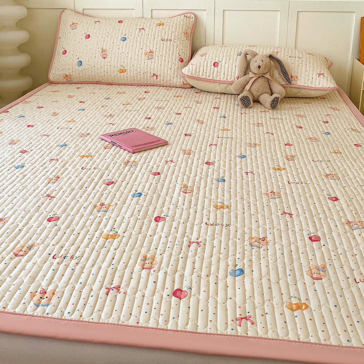 91家纺网 家纺一手货源 找家纺 纽缦家纺 2026新款A类105g仿棉古法水洗棉床垫 乐淘