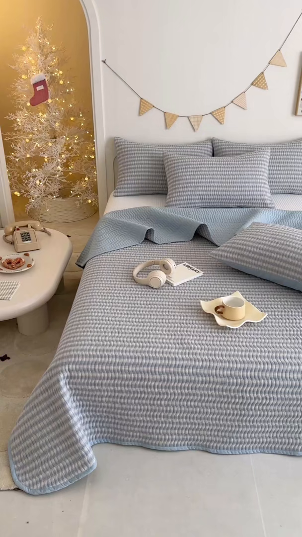 91家纺网 家纺一手货源 找家纺 欣宜家纺 2026新款A类全棉纯棉水洗棉夹棉床盖三件套床褥子软床垫 简格青柠兰