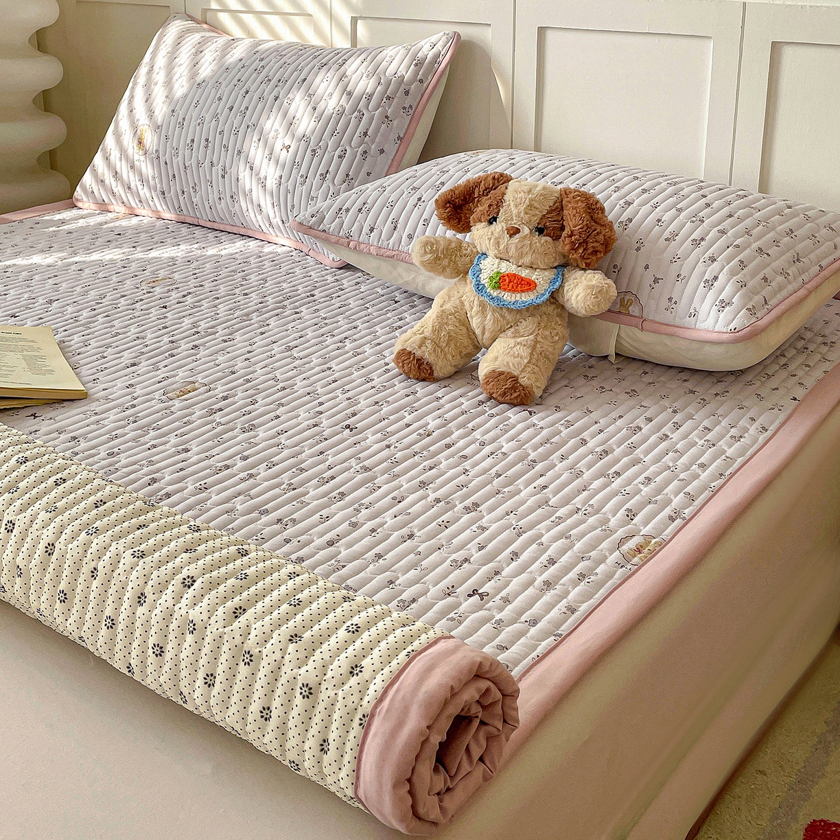 91家纺网 家纺一手货源 找家纺 纽缦家纺 2026新款A类105g仿棉古法水洗棉床垫 恋空灰