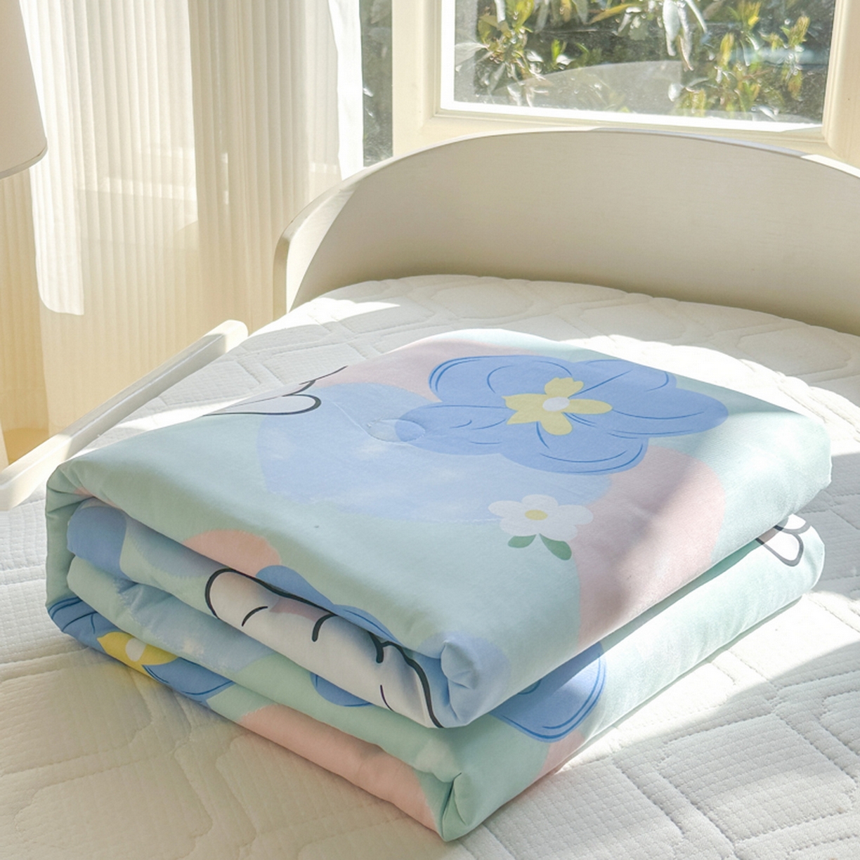 91家纺网 家纺一手货源 找家纺 春妮家纺 2026新款全棉花边儿童幼儿园小被子夏被空调被夏凉被 欢声笑语