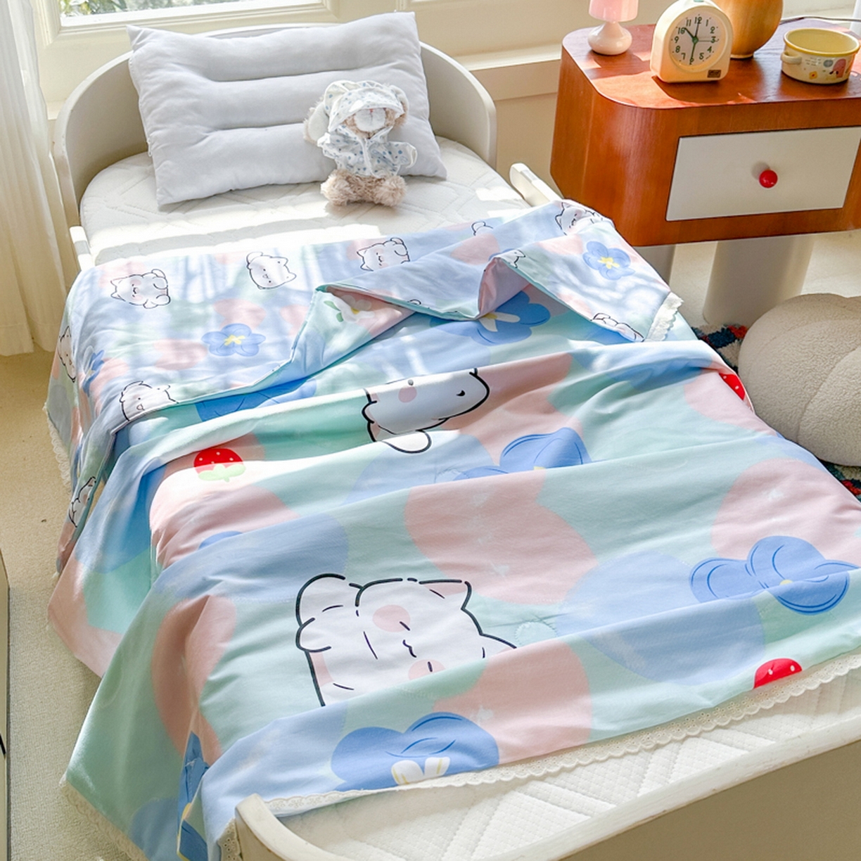 91家纺网 家纺一手货源 找家纺 春妮家纺 2026新款全棉花边儿童幼儿园小被子夏被空调被夏凉被 欢声笑语