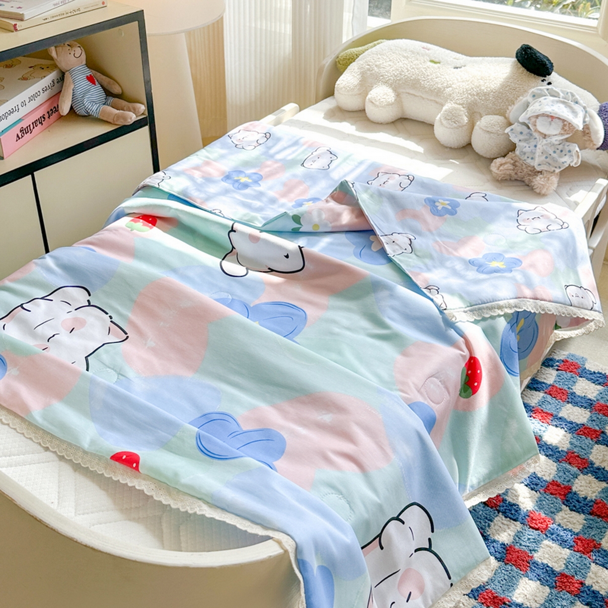91家纺网 家纺一手货源 找家纺 春妮家纺 2026新款全棉花边儿童幼儿园小被子夏被空调被夏凉被 欢声笑语