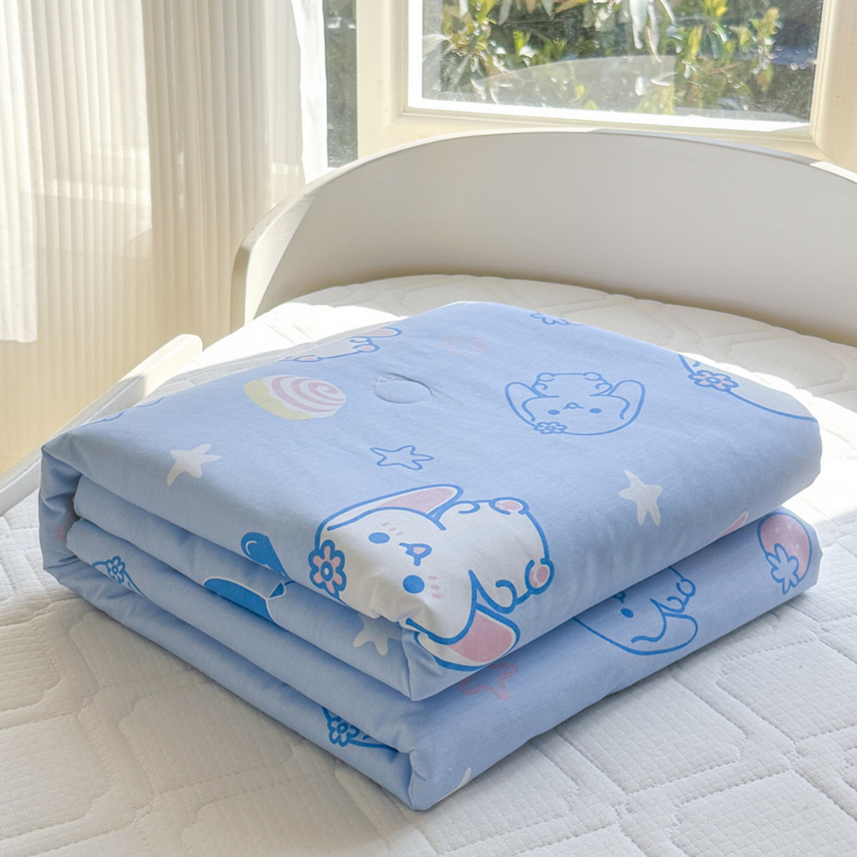 91家纺网 家纺一手货源 找家纺 春妮家纺 2026新款全棉花边儿童幼儿园小被子夏被空调被夏凉被 玉桂小兔