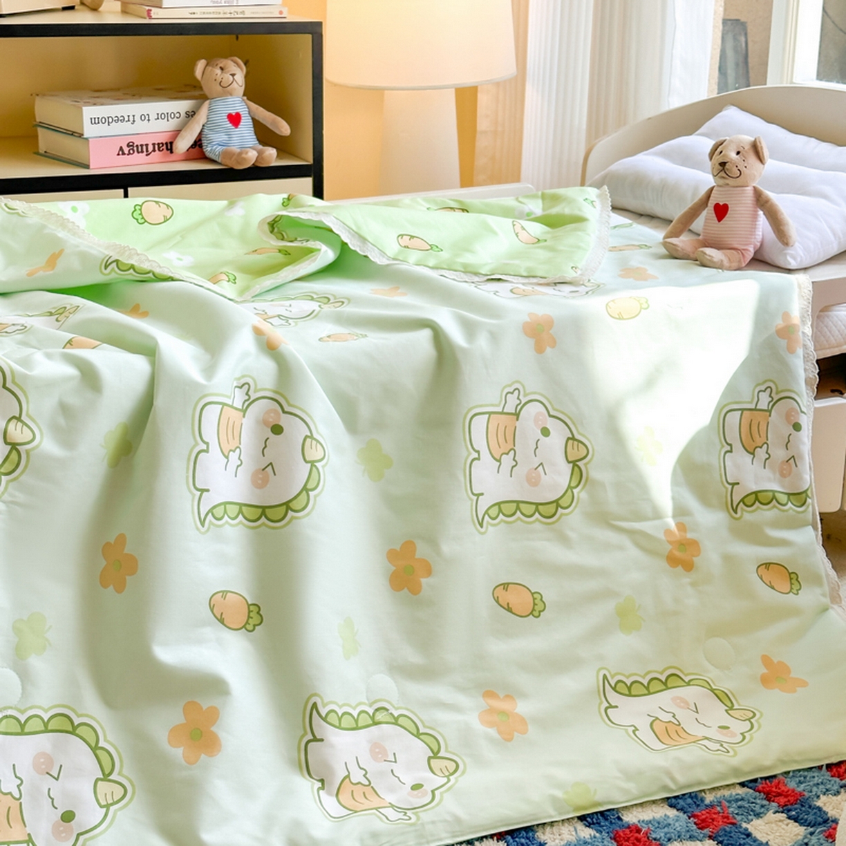 91家纺网 家纺一手货源 找家纺 春妮家纺 2026新款全棉花边儿童幼儿园小被子夏被空调被夏凉被 萌宠奶龙