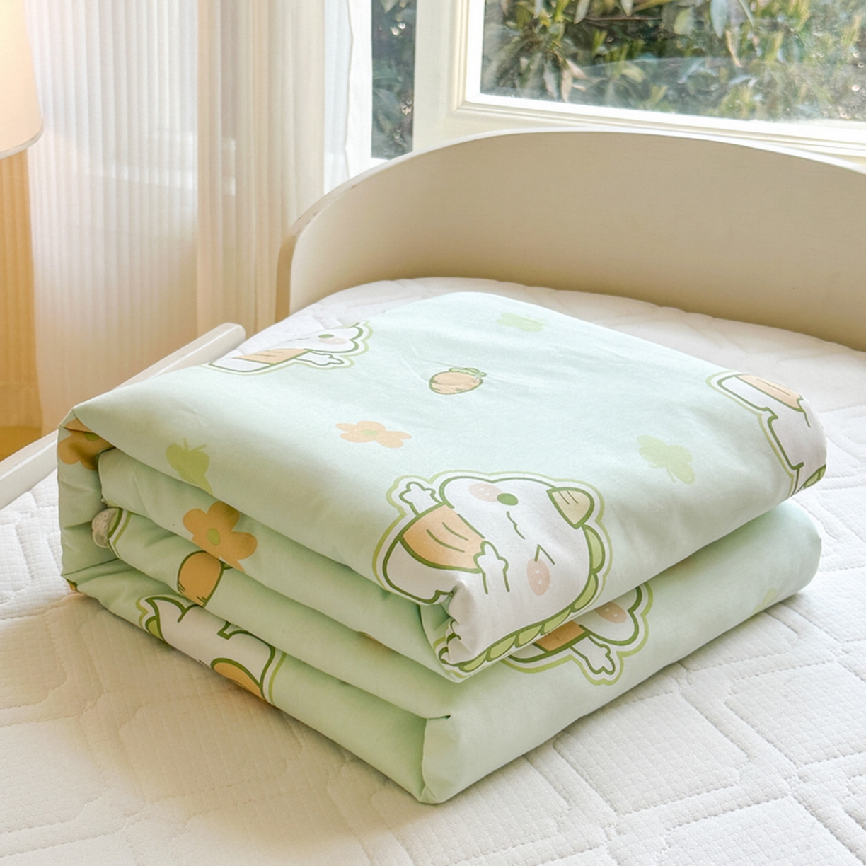 91家纺网 家纺一手货源 找家纺 春妮家纺 2026新款全棉花边儿童幼儿园小被子夏被空调被夏凉被 萌宠奶龙