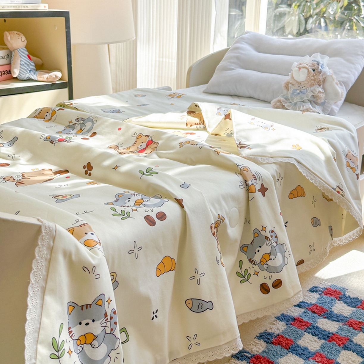91家纺网 家纺一手货源 找家纺 春妮家纺 2026新款全棉花边儿童幼儿园小被子夏被空调被夏凉被 嬉皮笑猫