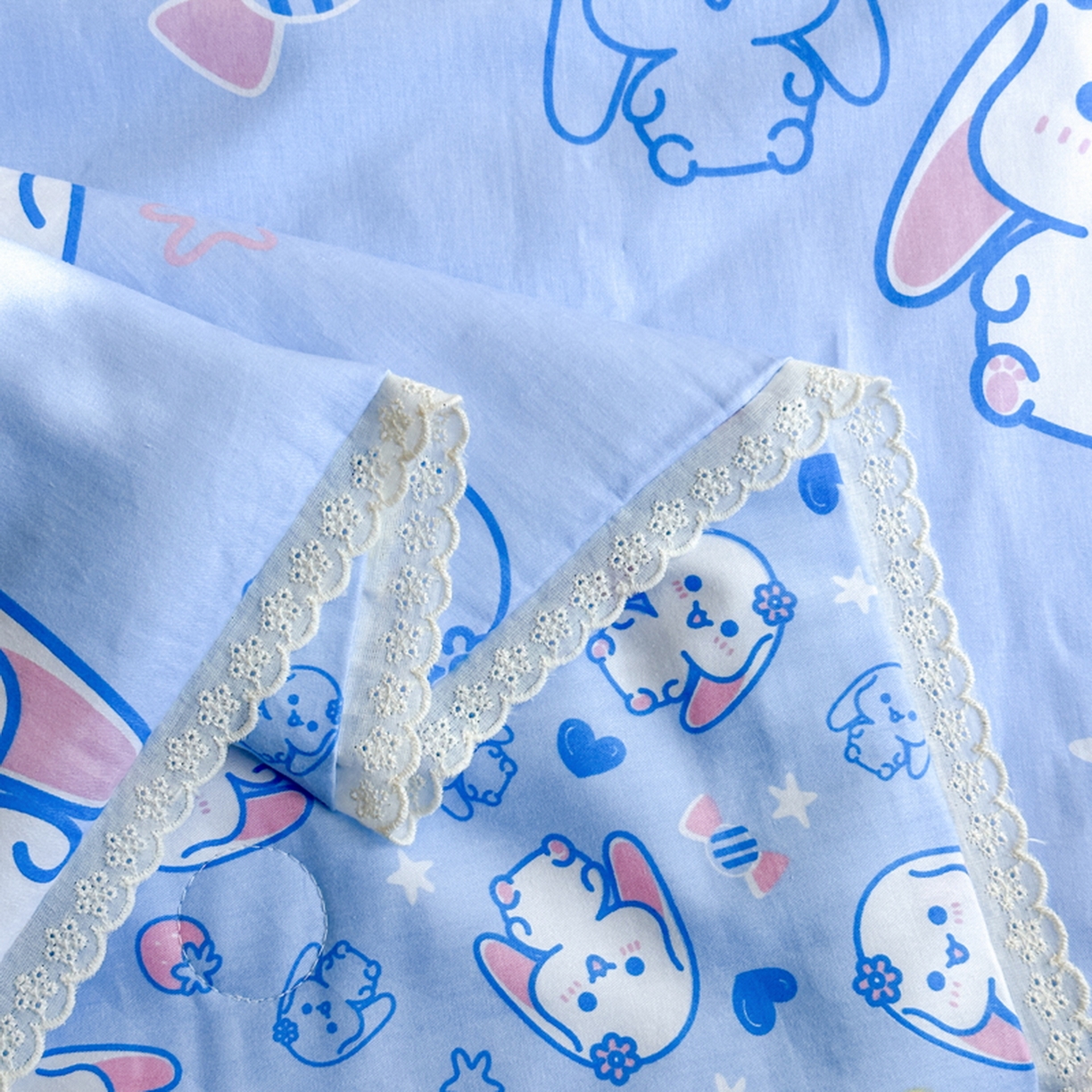 91家纺网 家纺一手货源 找家纺 春妮家纺 2026新款全棉花边儿童幼儿园小被子夏被空调被夏凉被 玉桂小兔