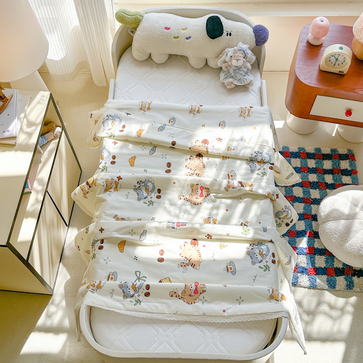 91家纺网 家纺一手货源 找家纺 春妮家纺 2026新款全棉花边儿童幼儿园小被子夏被空调被夏凉被 嬉皮笑猫