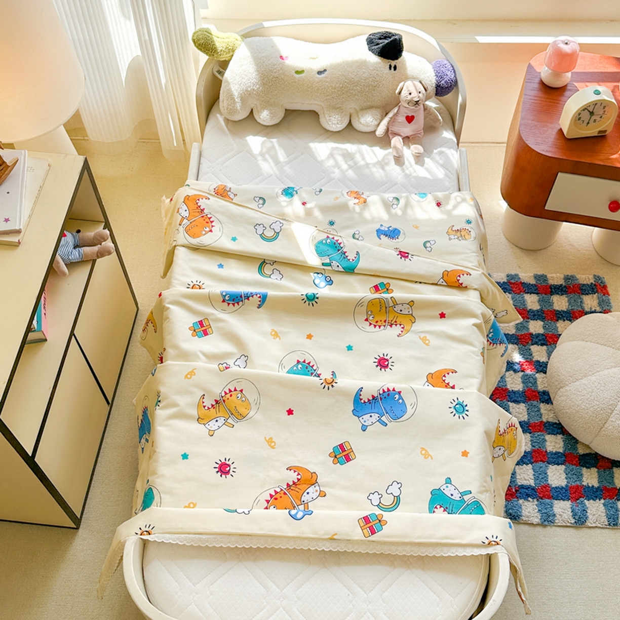 91家纺网 家纺一手货源 找家纺 春妮家纺 2026新款全棉花边儿童幼儿园小被子夏被空调被夏凉被 遨游天空