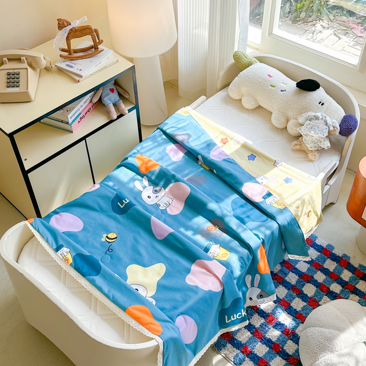 91家纺网 家纺一手货源 找家纺 春妮家纺 2026新款全棉花边儿童幼儿园小被子夏被空调被夏凉被 小兔乖乖