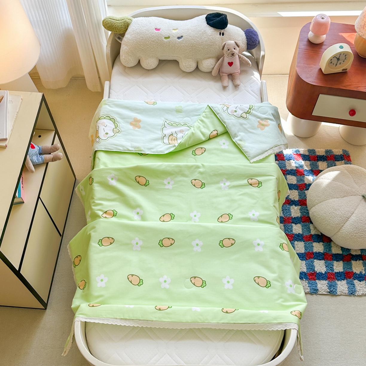 91家纺网 家纺一手货源 找家纺 春妮家纺 2026新款全棉花边儿童幼儿园小被子夏被空调被夏凉被 萌宠奶龙