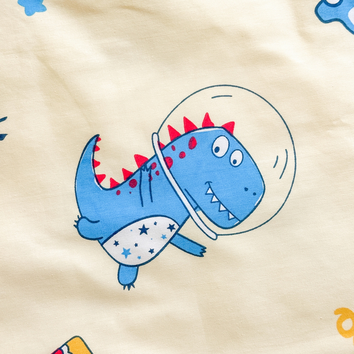 91家纺网 家纺一手货源 找家纺 春妮家纺 2026新款全棉花边儿童幼儿园小被子夏被空调被夏凉被 遨游天空