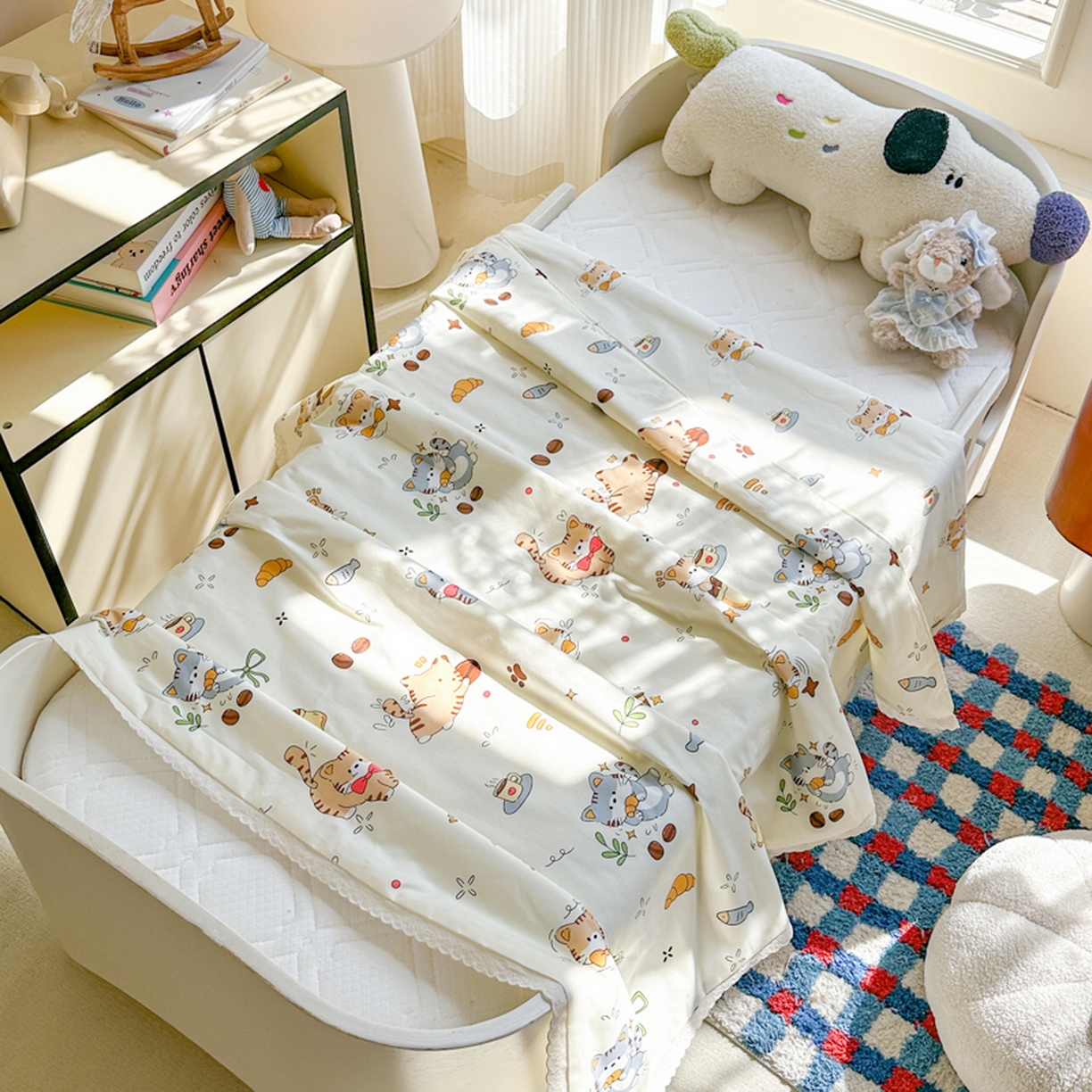 91家纺网 家纺一手货源 找家纺 春妮家纺 2026新款全棉花边儿童幼儿园小被子夏被空调被夏凉被 嬉皮笑猫