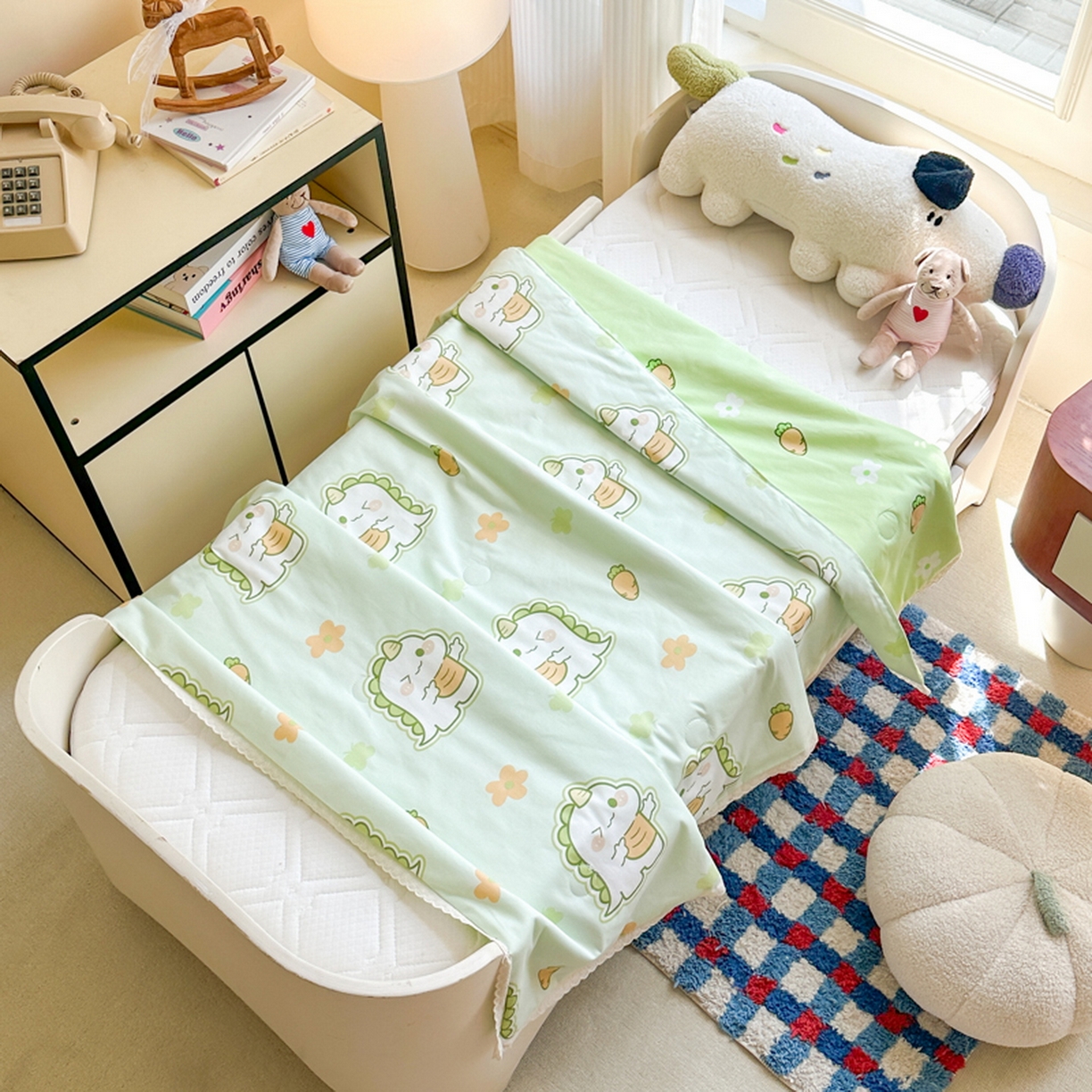 91家纺网 家纺一手货源 找家纺 春妮家纺 2026新款全棉花边儿童幼儿园小被子夏被空调被夏凉被 萌宠奶龙