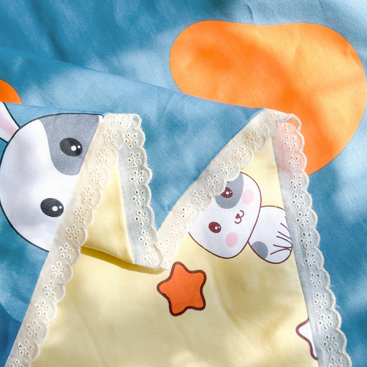 91家纺网 家纺一手货源 找家纺 春妮家纺 2026新款全棉花边儿童幼儿园小被子夏被空调被夏凉被 小兔乖乖