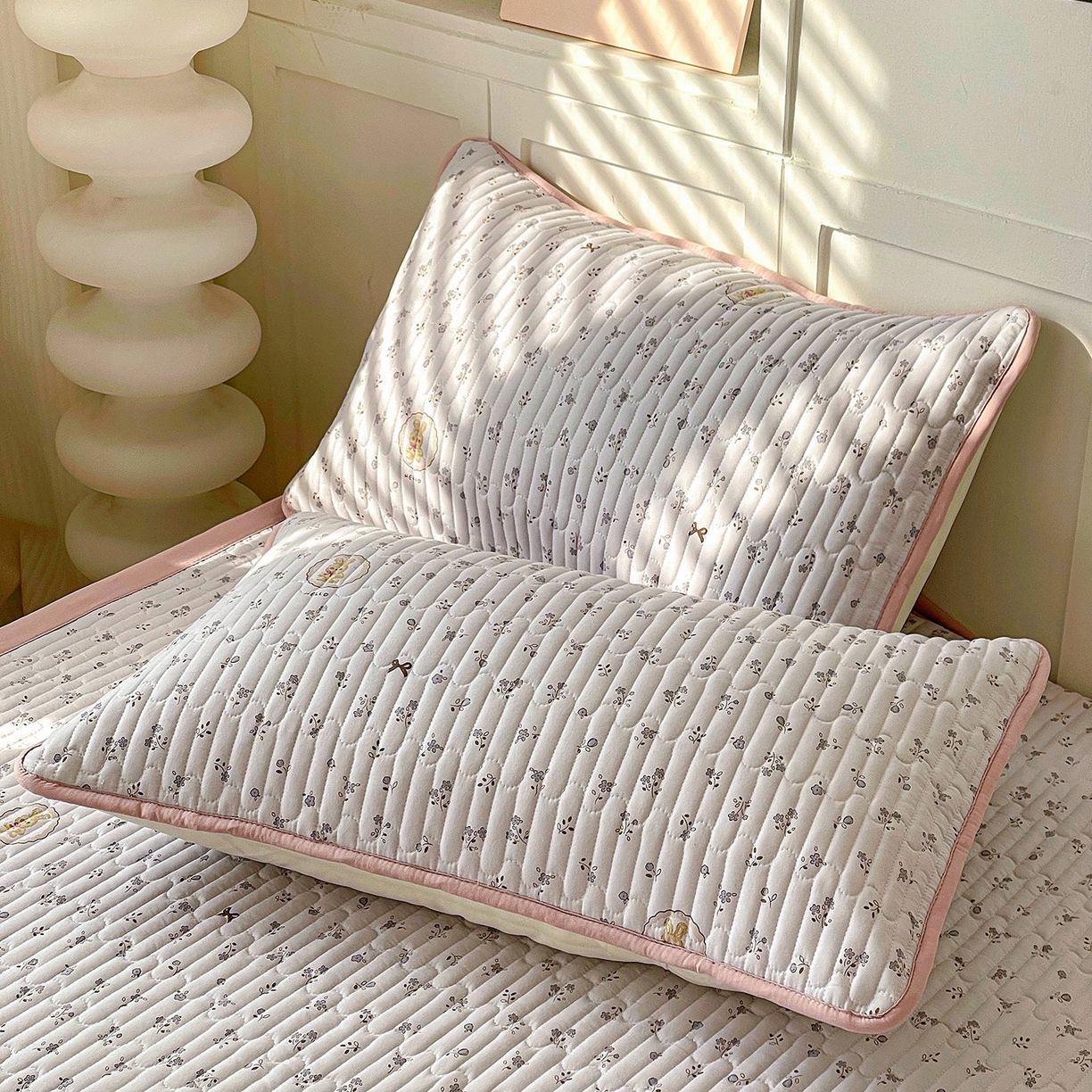 91家纺网 家纺一手货源 找家纺 纽缦家纺 2026新款A类105g仿棉古法水洗棉床垫 恋空灰