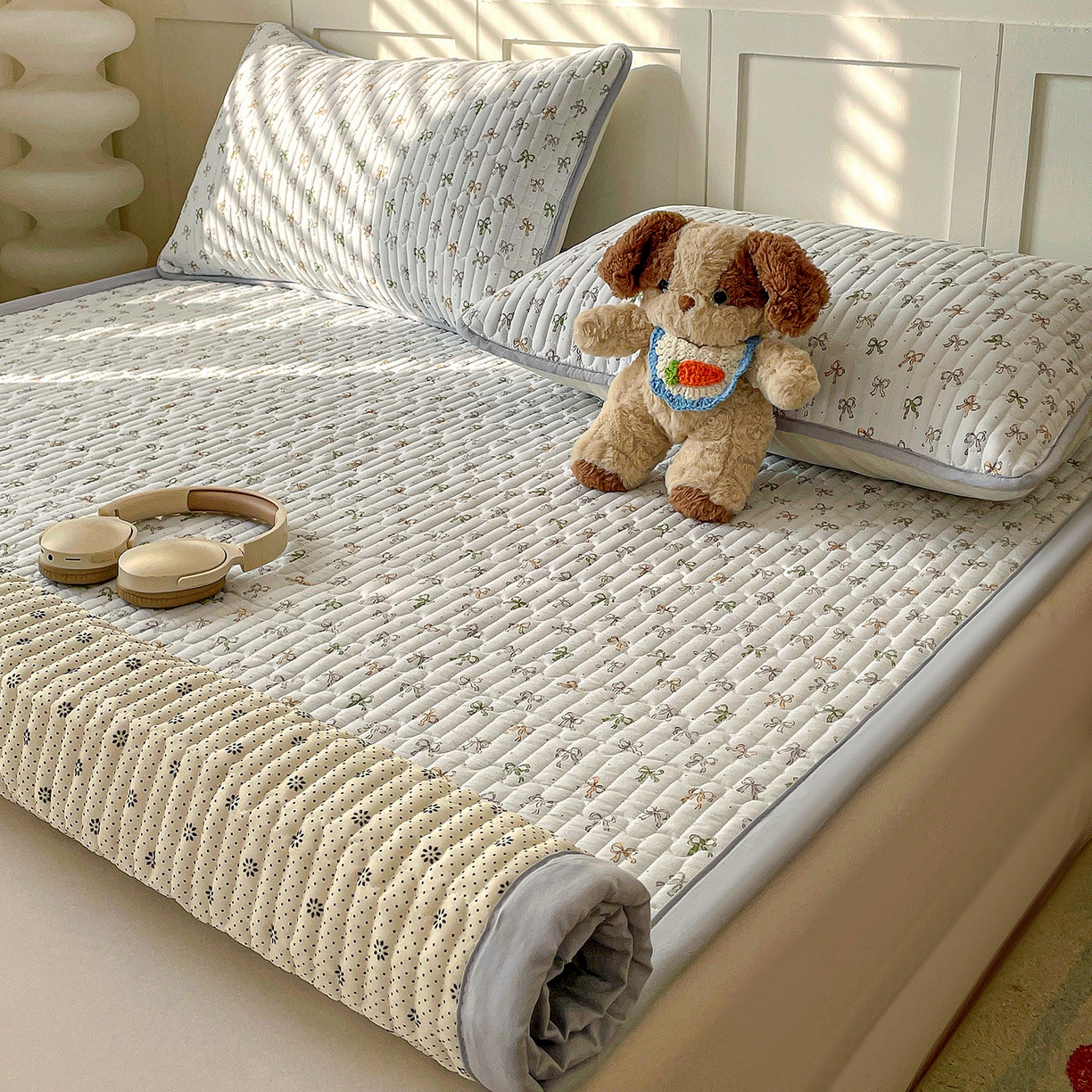 91家纺网 家纺一手货源 找家纺 纽缦家纺 2026新款A类105g仿棉古法水洗棉床垫 铃兰兰