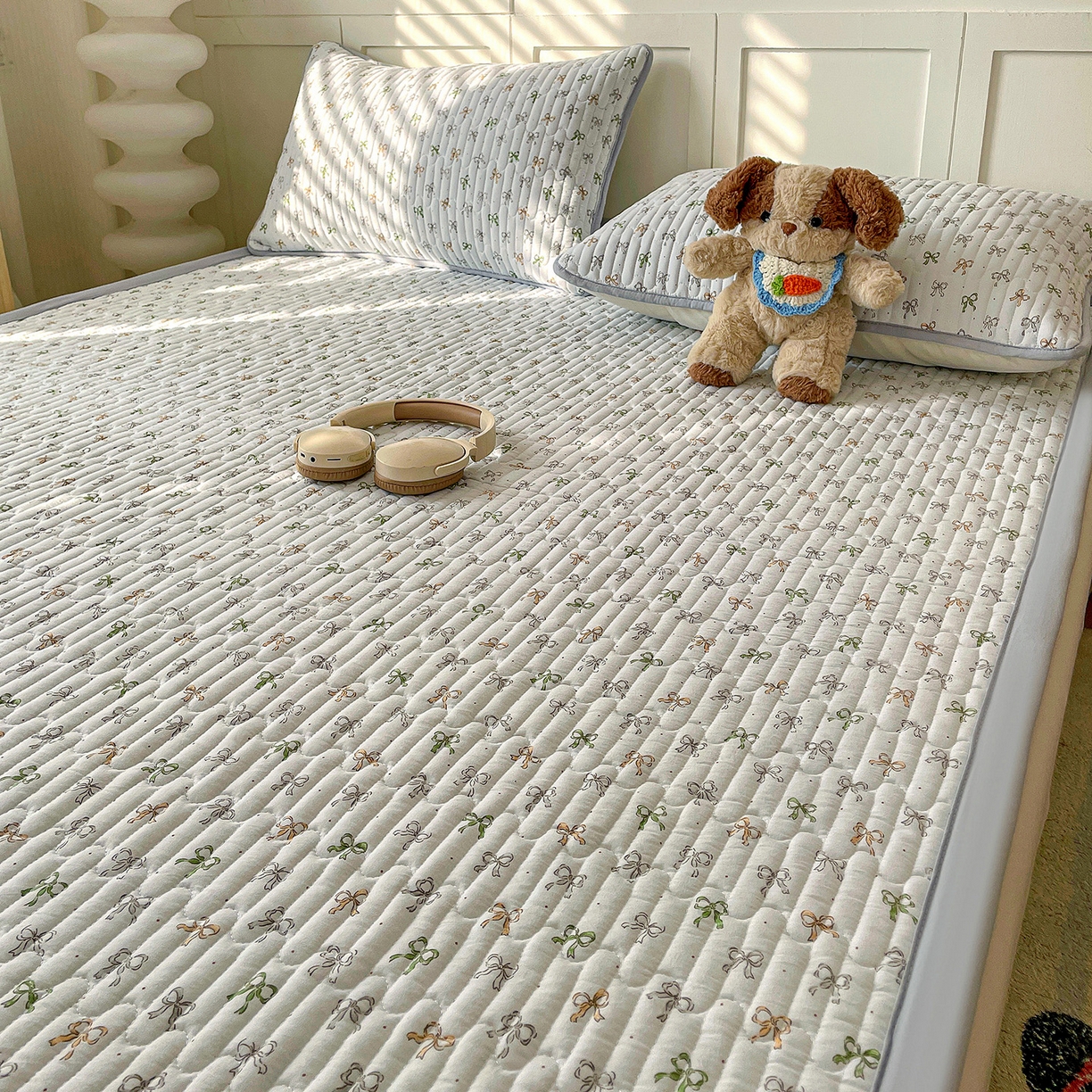 91家纺网 家纺一手货源 找家纺 纽缦家纺 2026新款A类105g仿棉古法水洗棉床垫 铃兰兰