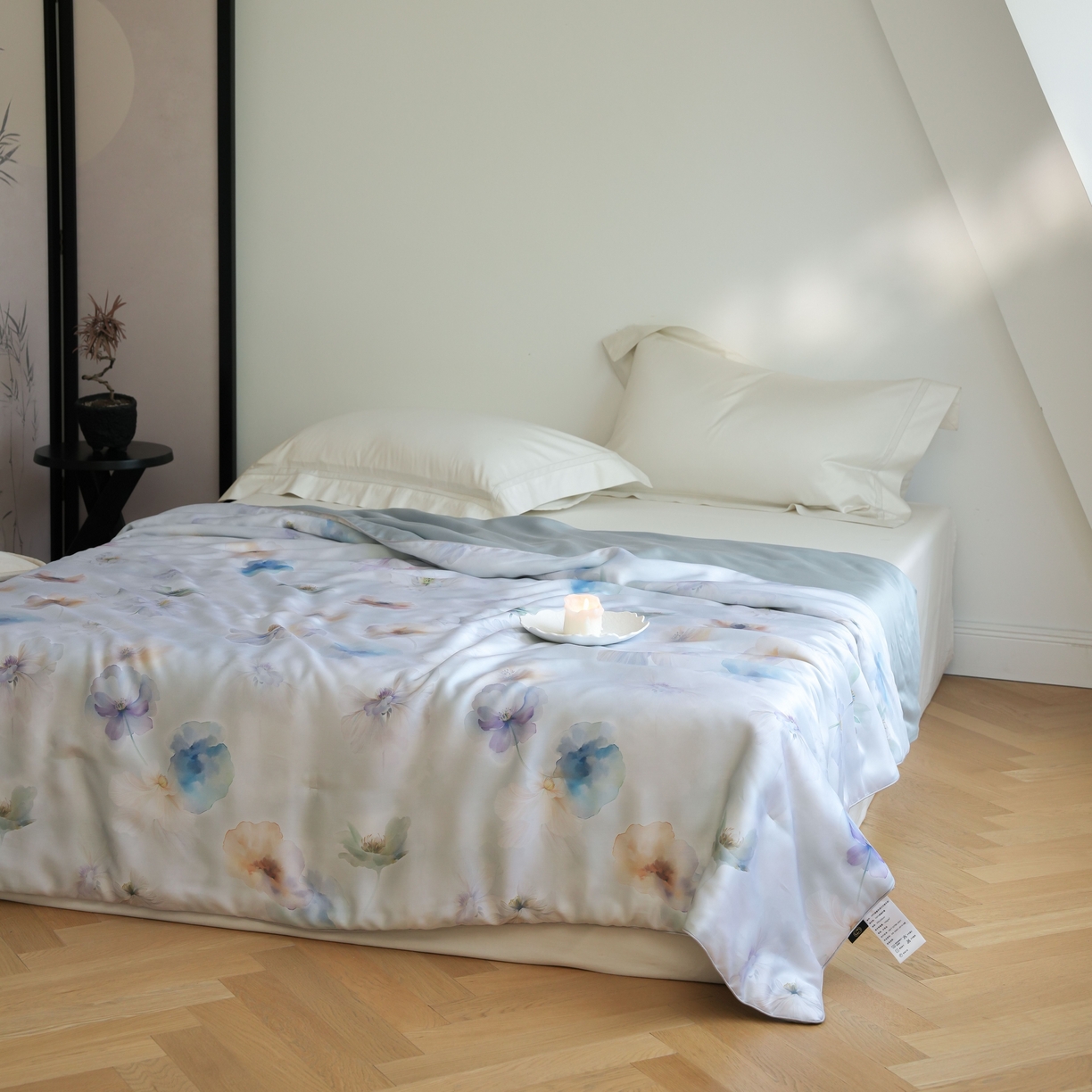 91家纺网 家纺一手货源 找家纺 沐晴家纺 2026新款春夏数码印花兰精天丝夏被空调被 夏芷-淡蓝