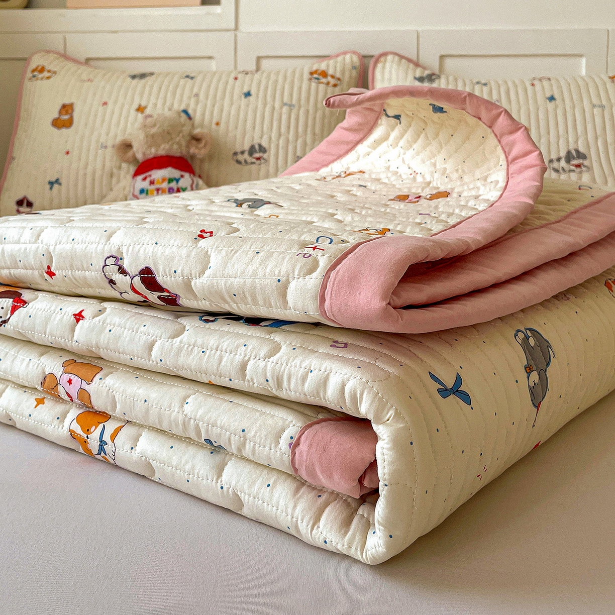 91家纺网 家纺一手货源 找家纺 纽缦家纺 2026新款A类105g仿棉古法水洗棉床垫 洛奇