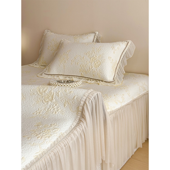 91家纺网 家纺一手货源 找家纺 莱家富 2026新款A类母婴级法式风冰豆豆凉席夏天冰丝席夏季可机洗家用软席床裙款 思琳娜-淡黄