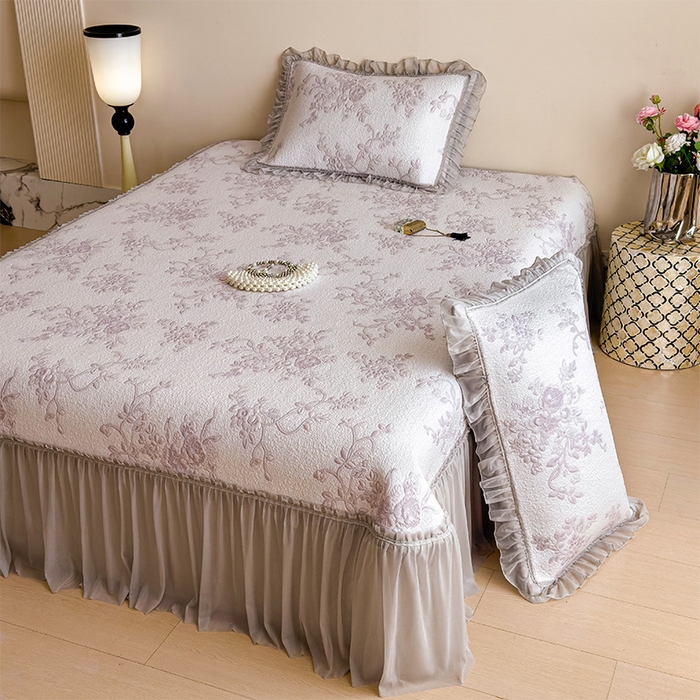 91家纺网 家纺一手货源 找家纺 莱家富 2026新款A类母婴级法式风冰豆豆凉席夏天冰丝席夏季可机洗家用软席床裙款 思琳娜-淡雅紫