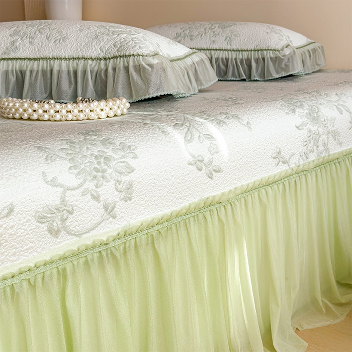 91家纺网 家纺一手货源 找家纺 莱家富 2026新款A类母婴级法式风冰豆豆凉席夏天冰丝席夏季可机洗家用软席床裙款 思琳娜-豆绿