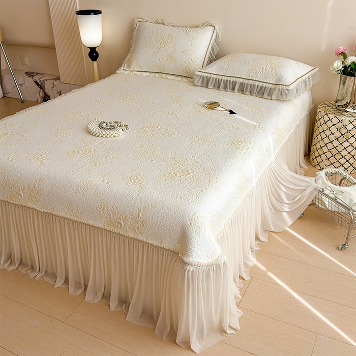 91家纺网 家纺一手货源 找家纺 莱家富 2026新款A类母婴级法式风冰豆豆凉席夏天冰丝席夏季可机洗家用软席床裙款 思琳娜-淡黄