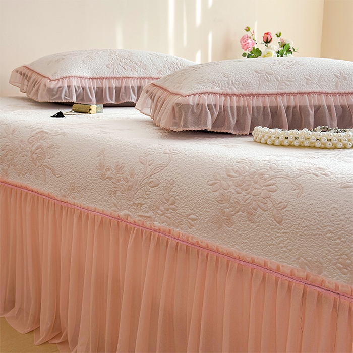 91家纺网 家纺一手货源 找家纺 莱家富 2026新款A类母婴级法式风冰豆豆凉席夏天冰丝席夏季可机洗家用软席床裙款 思琳娜-冰粉