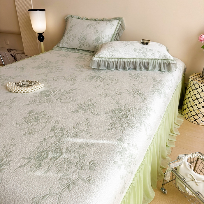 91家纺网 家纺一手货源 找家纺 莱家富 2026新款A类母婴级法式风冰豆豆凉席夏天冰丝席夏季可机洗家用软席床裙款 思琳娜-豆绿