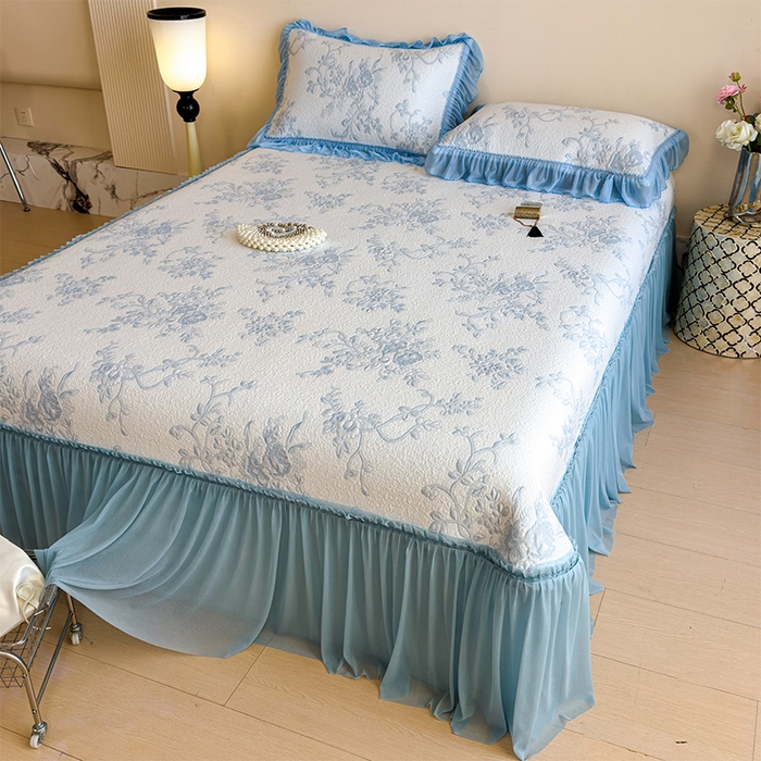 91家纺网 家纺一手货源 找家纺 莱家富 2026新款A类母婴级法式风冰豆豆凉席夏天冰丝席夏季可机洗家用软席床裙款 思琳娜-天空蓝