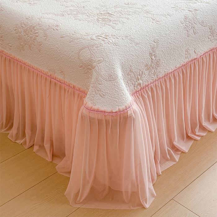 91家纺网 家纺一手货源 找家纺 莱家富 2026新款A类母婴级法式风冰豆豆凉席夏天冰丝席夏季可机洗家用软席床裙款 思琳娜-冰粉