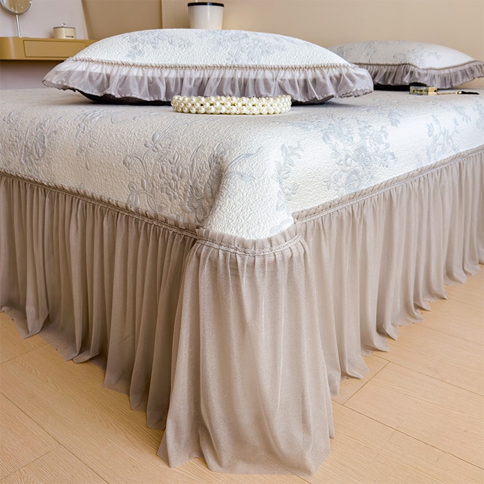 91家纺网 家纺一手货源 找家纺 莱家富 2026新款A类母婴级法式风冰豆豆凉席夏天冰丝席夏季可机洗家用软席床裙款 思琳娜-淡蓝