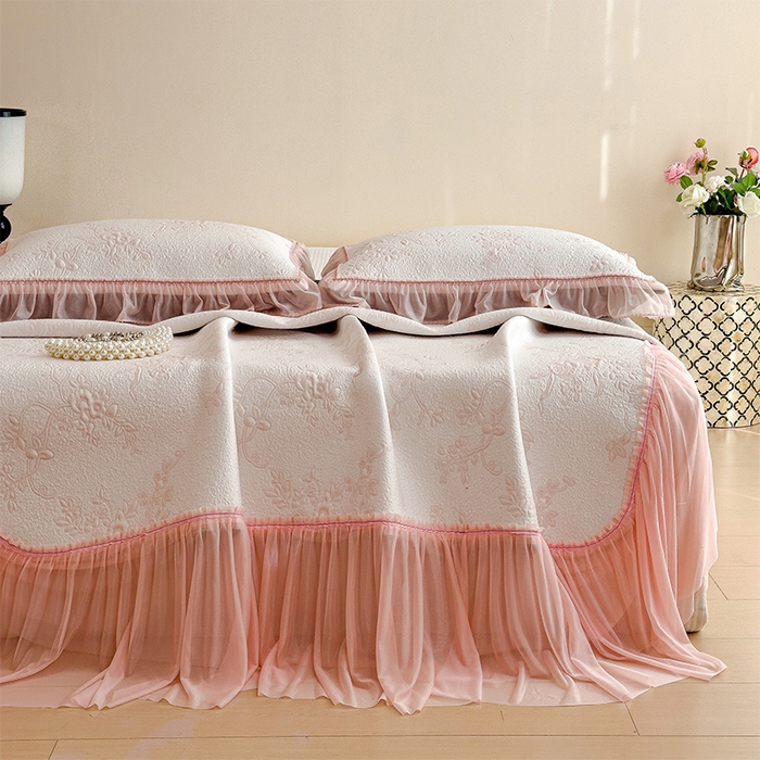 91家纺网 家纺一手货源 找家纺 莱家富 2026新款A类母婴级法式风冰豆豆凉席夏天冰丝席夏季可机洗家用软席床裙款 思琳娜-冰粉