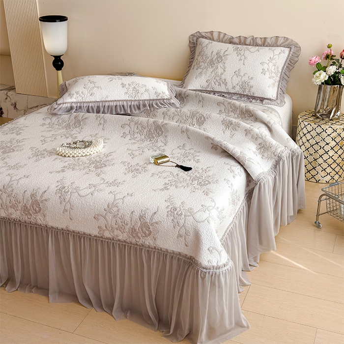 91家纺网 家纺一手货源 找家纺 莱家富 2026新款A类母婴级法式风冰豆豆凉席夏天冰丝席夏季可机洗家用软席床裙款 思琳娜-豆咖