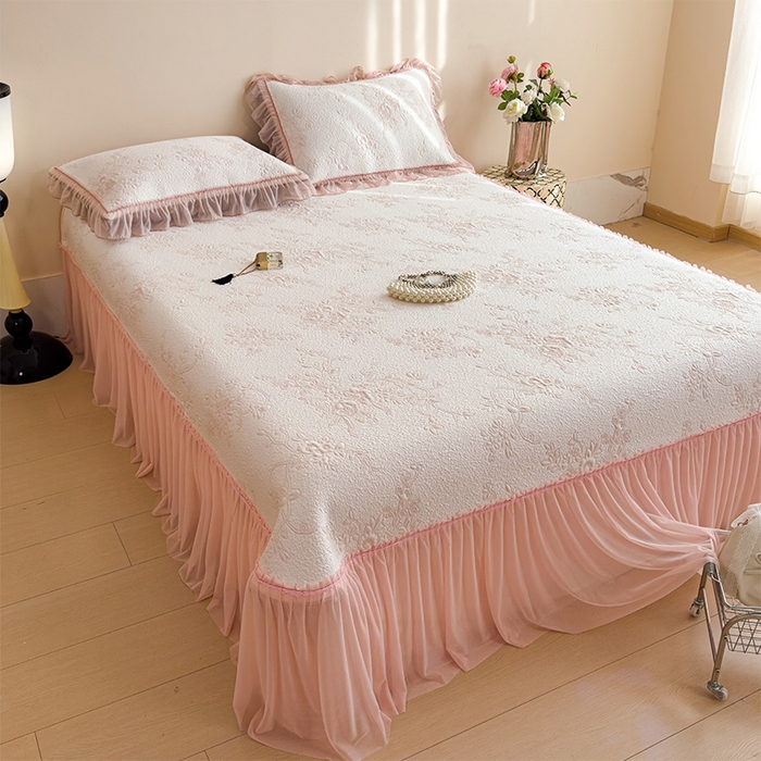 91家纺网 家纺一手货源 找家纺 莱家富 2026新款A类母婴级法式风冰豆豆凉席夏天冰丝席夏季可机洗家用软席床裙款 思琳娜-冰粉